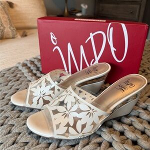 IMPO Vedika Wedge Sanal with Memory Foam -- Worn Once!